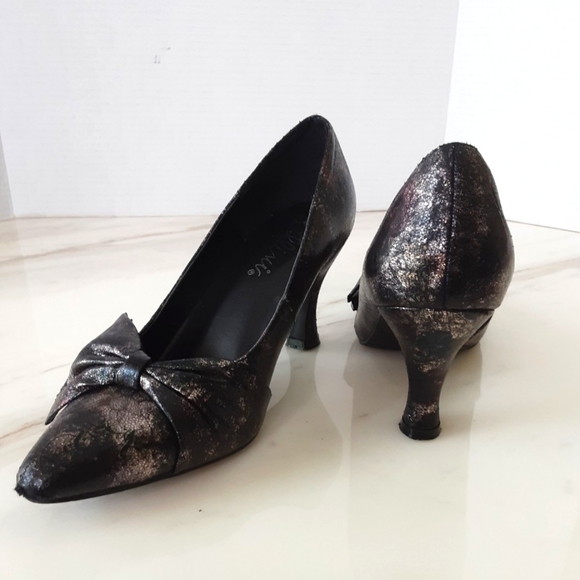 BELLINE BLACK FLORAL BOW METALLIC DRESS SHOE SZ 7 - Picture 2 of 8